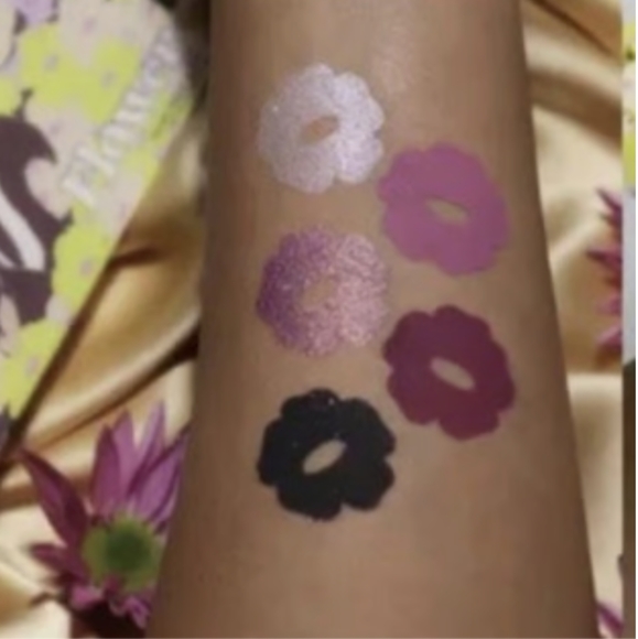 🆕NWT Colourpop x Bambi Collab Eyeshadow in Flower 💜🦨 - Picture 4 of 7